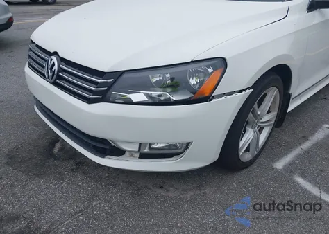 2015 Volkswagen Passat 1.8T Se из США, поврежденный, VIN 1VWBT7A30FC062777